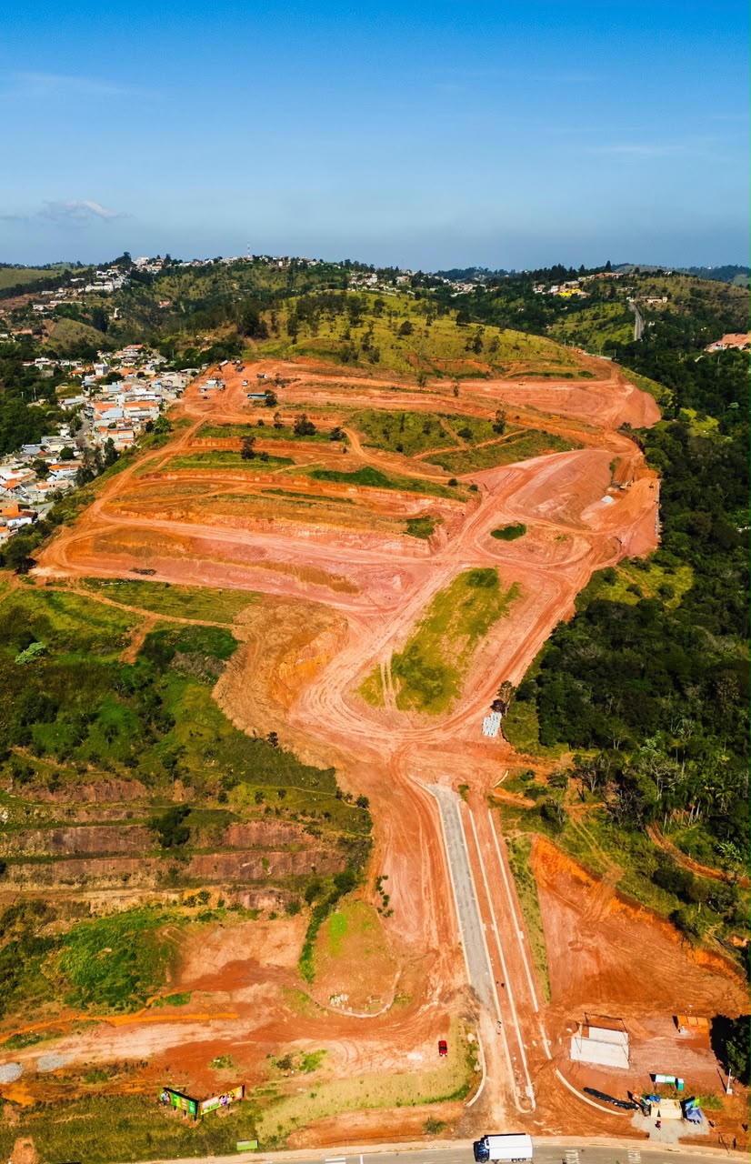Terraplenagem e quadras do loteamento Jardim São Francisco
