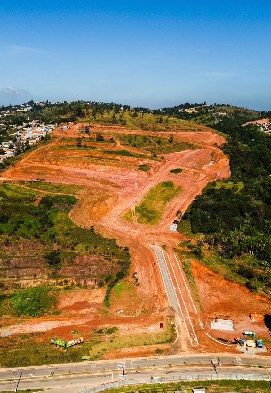 Avenida principal do loteamento Novo Jardim São Francisco